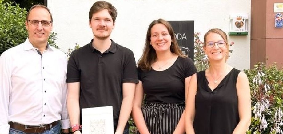 Foto Bürgermeister Eberhard, Nico Weinel, Lea Leithäusen, Stefanie Illhardt